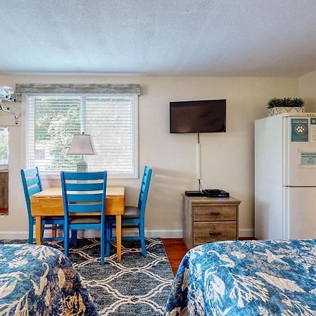 The Holiday House Condominiums ウェルズ エクステリア 写真